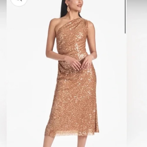 Sachin + Babi Dresses & Skirts - NWT Sachin & Babi Carmen Dress in Honey Sequin One-Shoulder Dress
